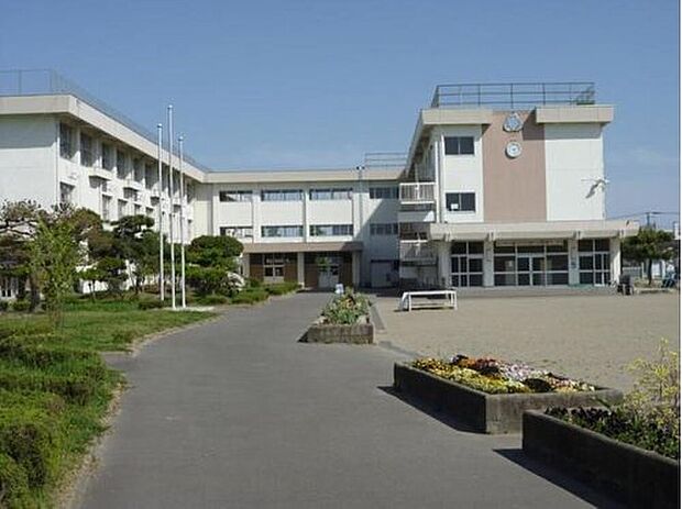 仙台市立鶴谷小学校(約1,325m)