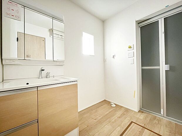 【洗面所】洗面化粧台三面鏡