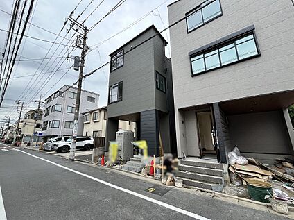 前面道路含む外観