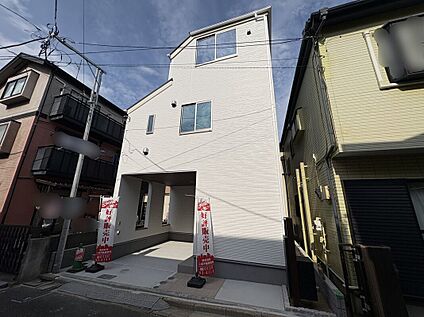 前面道路含む外観