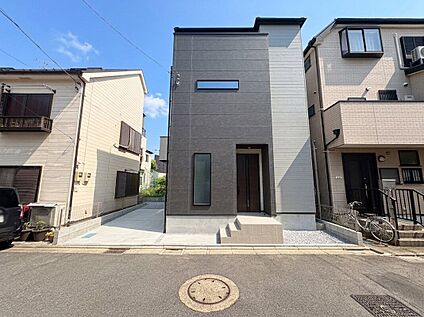 前面道路含む外観