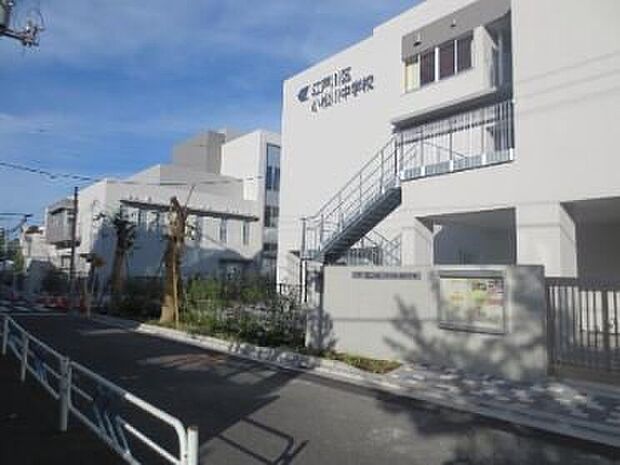 江戸川区立小松川中学校(約320m)