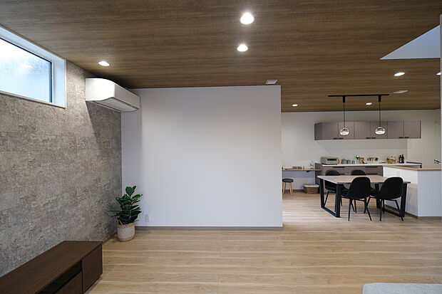 【106号地】新築一戸建て、完成！　
ご見学いただけます。
ご希望の日時でご予約ください。