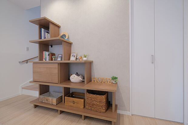 【ねこシェルフ】リビングにはねこシェルフを配置。