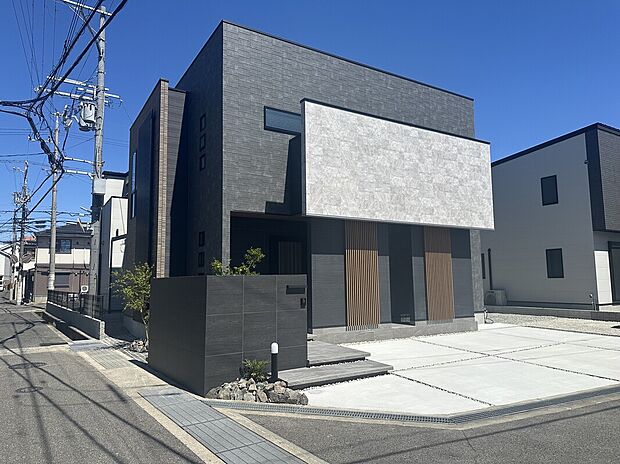 【■オープン外構■】建物と外構とのバランスを考えてこそいいお家になります。「人の目セキュリティ」を活かし、防犯性をも兼ね揃えています。