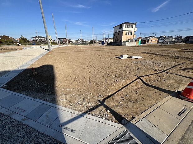 A区画　角地
ゆとりある敷地にカースペース2台確保。来客時用の増設も可能です。