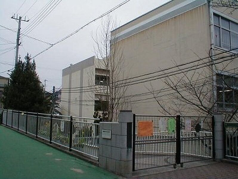 神戸市立高丸小学校：徒歩10分（725ｍ）