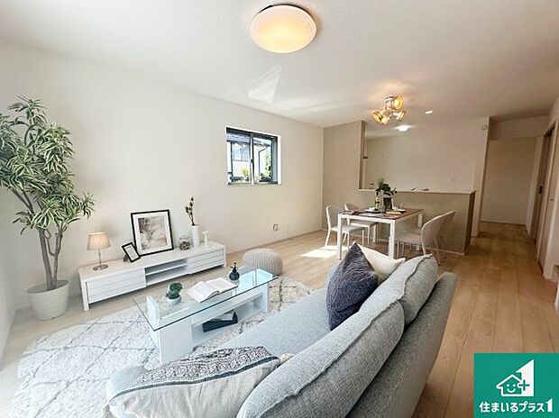 子供を見守りながらお料理が出来るため家族のコミュニケーションか増えます♪スペースが広く確保されている為お子様が大きくなったときは一緒に料理を楽しめます♪