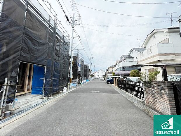 周辺は閑静な住宅街です。前面道路もしっかりと有りますので車の出し入れも安心ですよ!