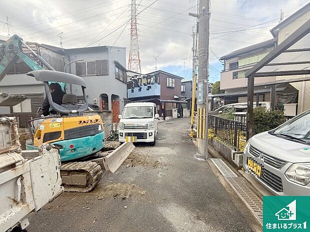 周辺は落ち着いた街並みの住宅地！子育てがしやすい住環境です！まだ未完成ですが、現地でしかわからない事もございます。是非一度ご覧ください。
