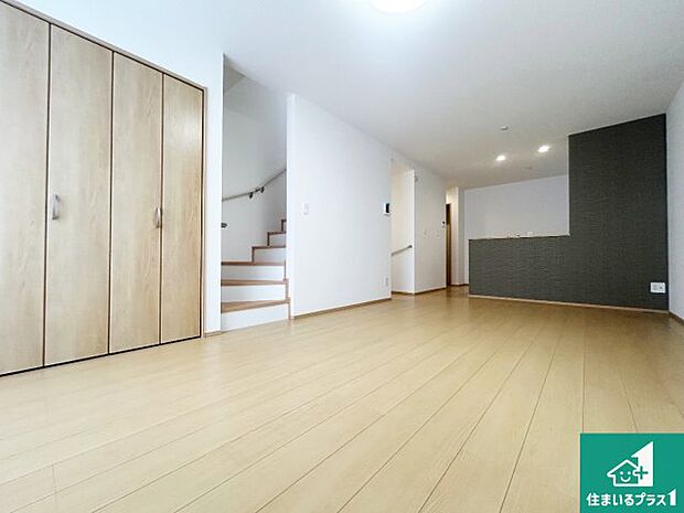 子供を見守りながらお料理が出来るため家族のコミュニケーションか増えます♪スペースが広く確保されている為お子様が大きくなったときは一緒に料理を楽しめます♪