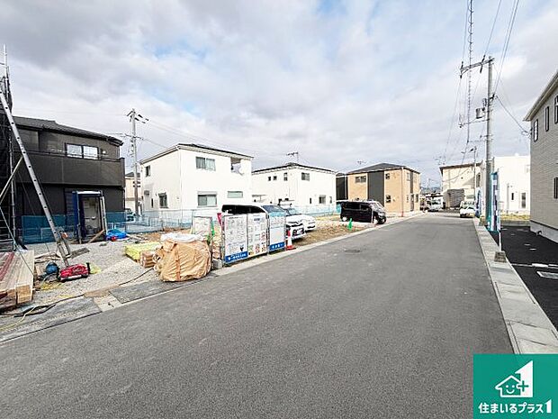 周辺は閑静な住宅街です。前面道路もしっかりと有りますので車の出し入れも安心ですよ!