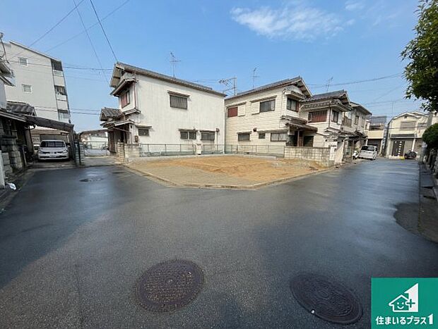 周辺は落ち着いた街並みの住宅地！子育てがしやすい住環境です！まだ未完成ですが、現地でしかわからない事もございます。是非一度ご覧ください。