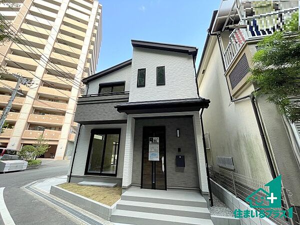 安心の10年保証！外観を美しく保ち、雨水で汚れを落とします！気になることがありましたら、お気軽にお問い合わせください！
