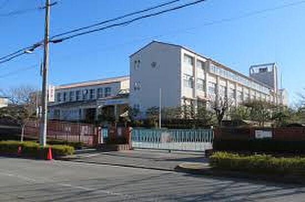 神戸市立北神戸中学校（約300m）
