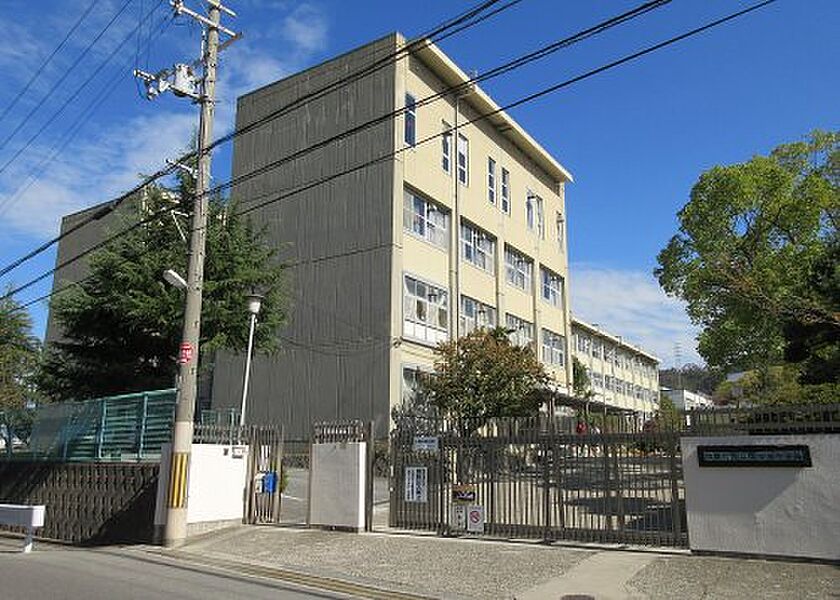 【学校】四條畷市立四條畷中学校