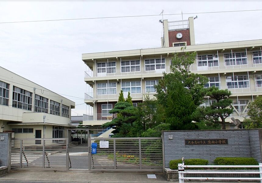 大和高田市立陵西小学校：徒歩13分（1037ｍ）