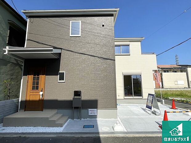 【外観】安心の10年保証!外観を美しく保ち、雨水で汚れを落とします!気になることがありましたら、お気軽にお問い合わせください!