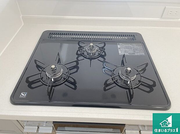 【コンロ】ダブル高火力Ｓｉセンサー付きコンロ！３口あるので、まとめて料理をする時も大活躍！