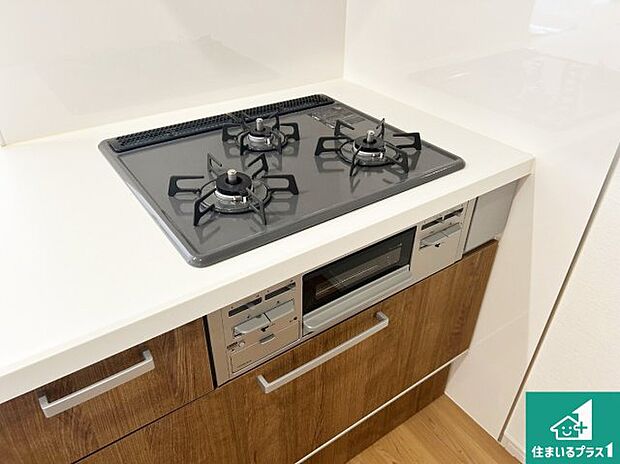 【コンロ】ダブル高火力Siセンサー付きコンロ!3口あるので、まとめて料理をする時も大活躍!