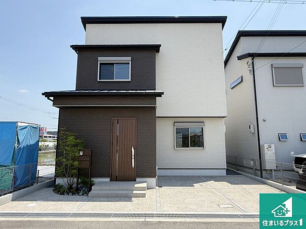 【外観】安心の10年保証!外観を美しく保ち、雨水で汚れを落とします!気になることがありましたら、お気軽にお問い合わせください!