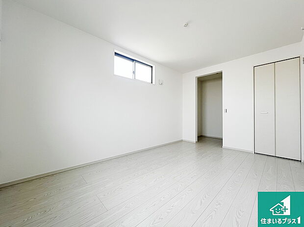 【洋室】シンプルな洋室は、自分好みのインテリアが楽しめます♪ご家族とインテリアや家具を選びに行くのは新築購入時の醍醐味の一つです。ぜひお楽しみください♪