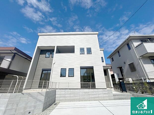 【外観】安心の10年保証!外観を美しく保ち、雨水で汚れを落とします!気になることがありましたら、お気軽にお問い合わせください!