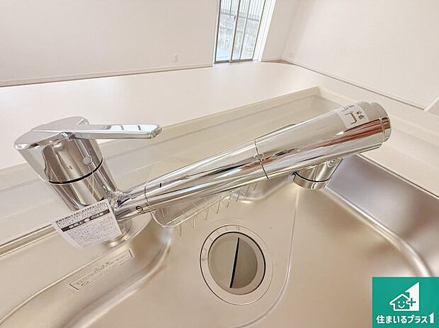 【キッチン水栓】浄水器を内蔵！炊飯時、お茶を作る時に安心してお水を使えます！お湯と冷水、浄水と原水、シャワーの切替えもワンタッチです！