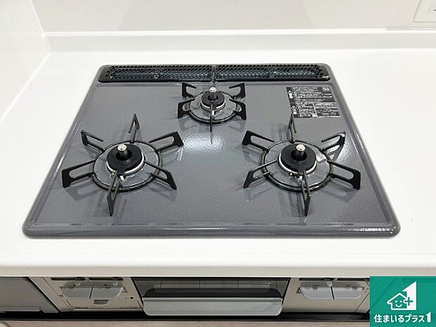 【コンロ】ダブル高火力Ｓｉセンサー付きコンロ！３口あるので、まとめて料理をする時も大活躍！