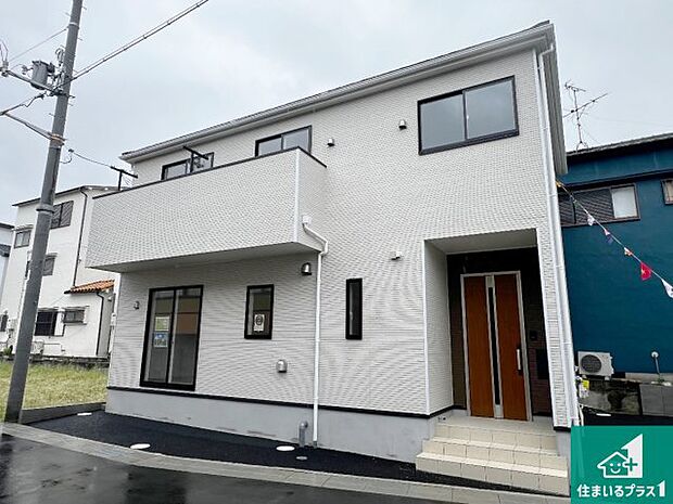 【外観】安心の10年保証!外観を美しく保ち、雨水で汚れを落とします!気になることがありましたら、お気軽にお問い合わせください!