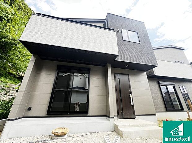 【外観】安心の10年保証!外観を美しく保ち、雨水で汚れを落とします!気になることがありましたら、お気軽にお問い合わせください!