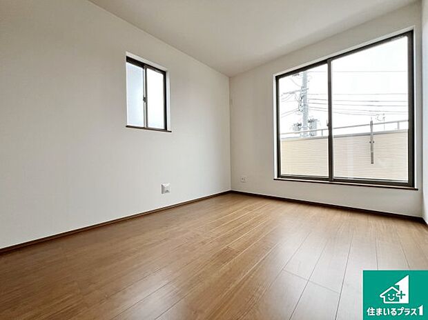 【洋室】収納スペースが充実しているので子供の成長に合わせてたくさん収納ができます!家族構成に合わせた様々な活用ができる収納!