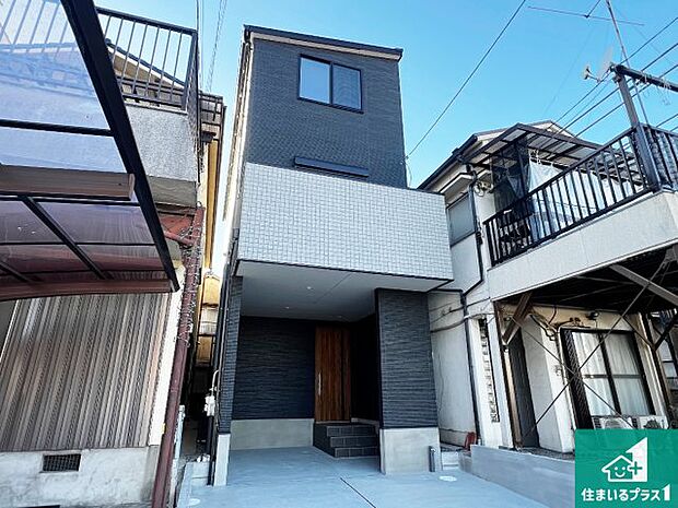 【外観】周辺は落ち着いた街並みの住宅地！子育てがしやすい住環境です！まだ未完成ですが、現地でしかわからない事もございます。是非一度ご覧ください。