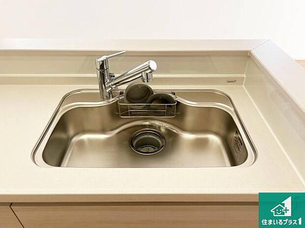 【キッチン水栓】浄水器を内蔵！炊飯時、お茶を作る時に安心してお水を使えます！お湯と冷水、浄水と原水、シャワーの切替えもワンタッチです！