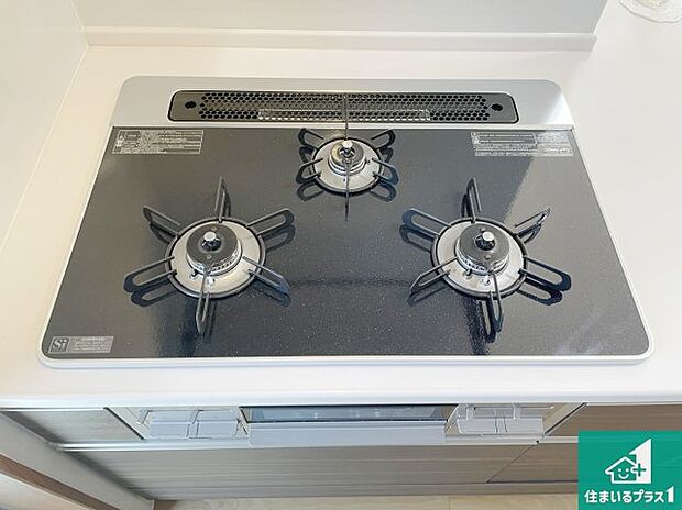 【コンロ】ダブル高火力Ｓｉセンサー付きコンロ！３口あるので、まとめて料理をする時も大活躍！