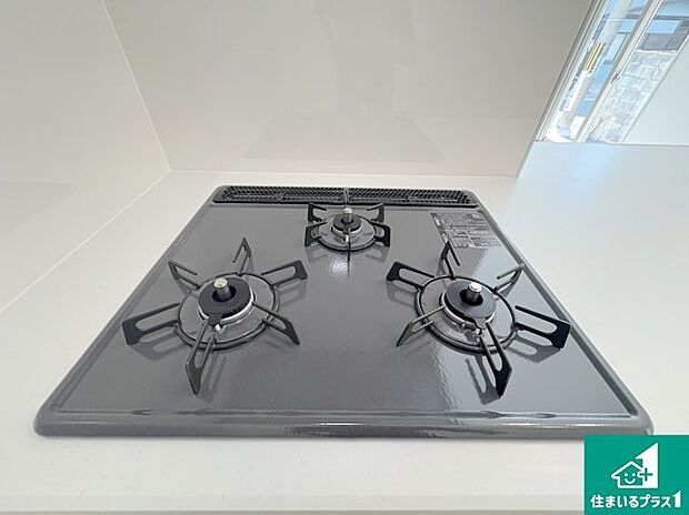 【コンロ】ダブル高火力Ｓｉセンサー付きコンロ！３口あるので、まとめて料理をする時も大活躍！