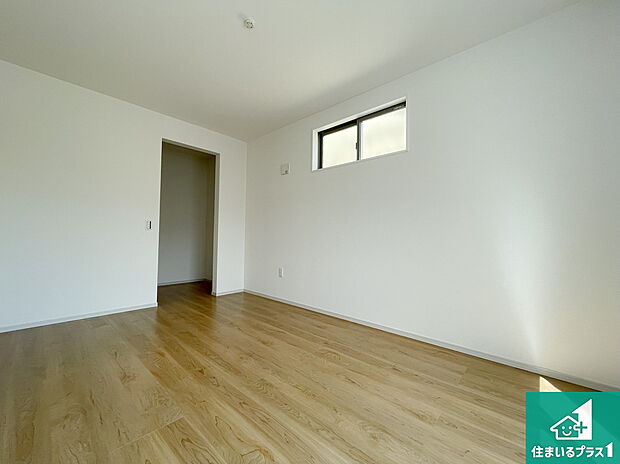 【洋室】収納スペースが充実しているので子供の成長に合わせてたくさん収納ができます!家族構成に合わせた様々な活用ができる収納!