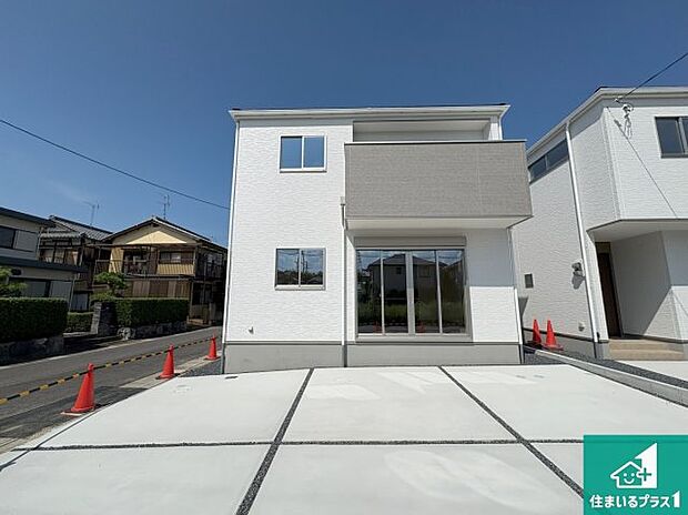 【外観】安心の10年保証!外観を美しく保ち、雨水で汚れを落とします!気になることがありましたら、お気軽にお問い合わせください!