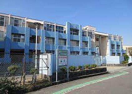 羽曳野市立はびきの埴生学園 徒歩1082m