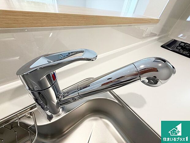 【キッチン水栓】浄水器を内蔵！炊飯時、お茶を作る時に安心してお水を使えます！お湯と冷水、浄水と原水、シャワーの切替えもワンタッチです！