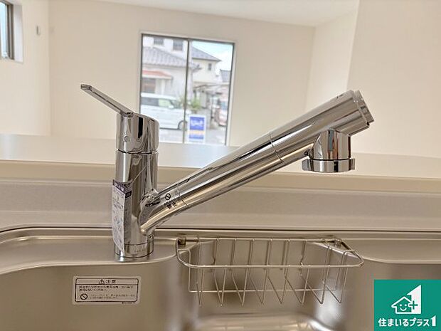 【キッチン水栓】浄水器を内蔵！炊飯時、お茶を作る時に安心してお水を使えます！お湯と冷水、浄水と原水、シャワーの切替えもワンタッチです！