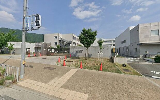 箕面市立止々呂美中学校