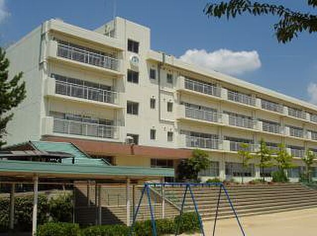 宝塚市立逆瀬台小学校