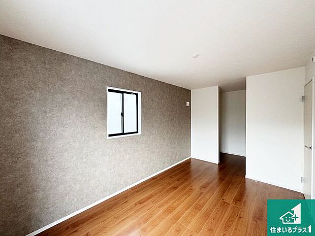 【洋室】収納スペースが充実しているので子供の成長に合わせてたくさん収納ができます！家族構成に合わせた様々な活用ができる収納！