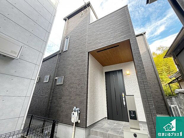 【外観】安心の10年保証!外観を美しく保ち、雨水で汚れを落とします!気になることがありましたら、お気軽にお問い合わせください!