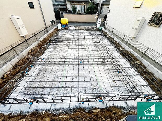 【外観】周辺は落ち着いた街並みの住宅地!子育てがしやすい住環境です!まだ未完成ですが、現地でしかわからない事もございます。是非一度ご覧ください。