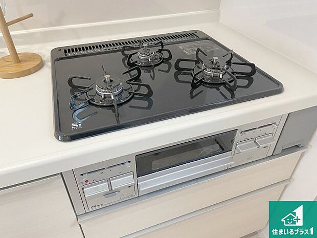 【コンロ】ダブル高火力Siセンサー付きコンロ!3口あるので、まとめて料理をする時も大活躍!