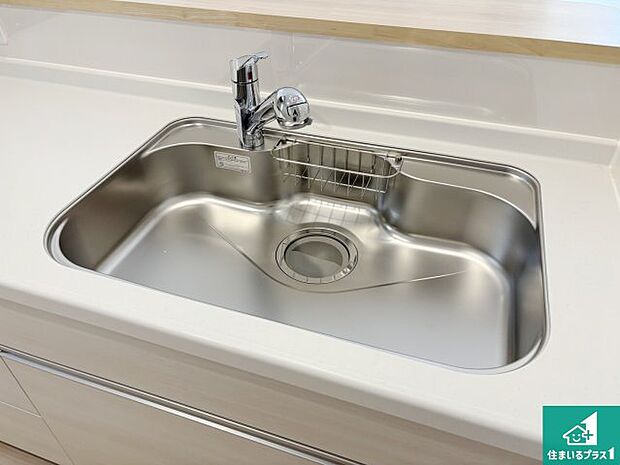 【キッチン水栓】浄水器を内蔵！炊飯時、お茶を作る時に安心してお水を使えます！お湯と冷水、浄水と原水、シャワーの切替えもワンタッチです！