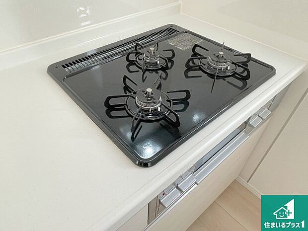 【コンロ】ダブル高火力Siセンサー付きコンロ!3口あるので、まとめて料理をする時も大活躍!
