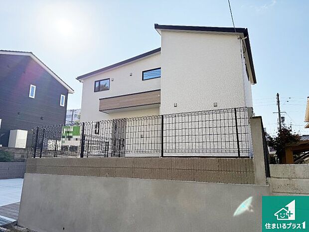 【外観】安心の10年保証!外観を美しく保ち、雨水で汚れを落とします!気になることがありましたら、お気軽にお問い合わせください!